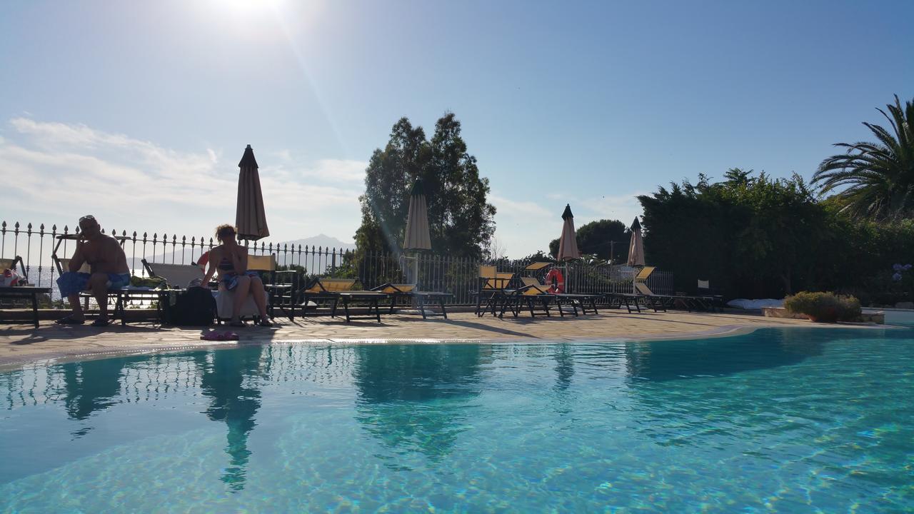 קאפוליברי Residential Hotel Villaggio Innamorata מראה חיצוני תמונה
